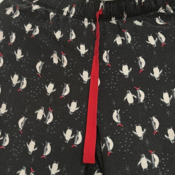 VICTORIA”S SECRET Warm pajamas with penguins in black and white size XS - Picture 3 of 9